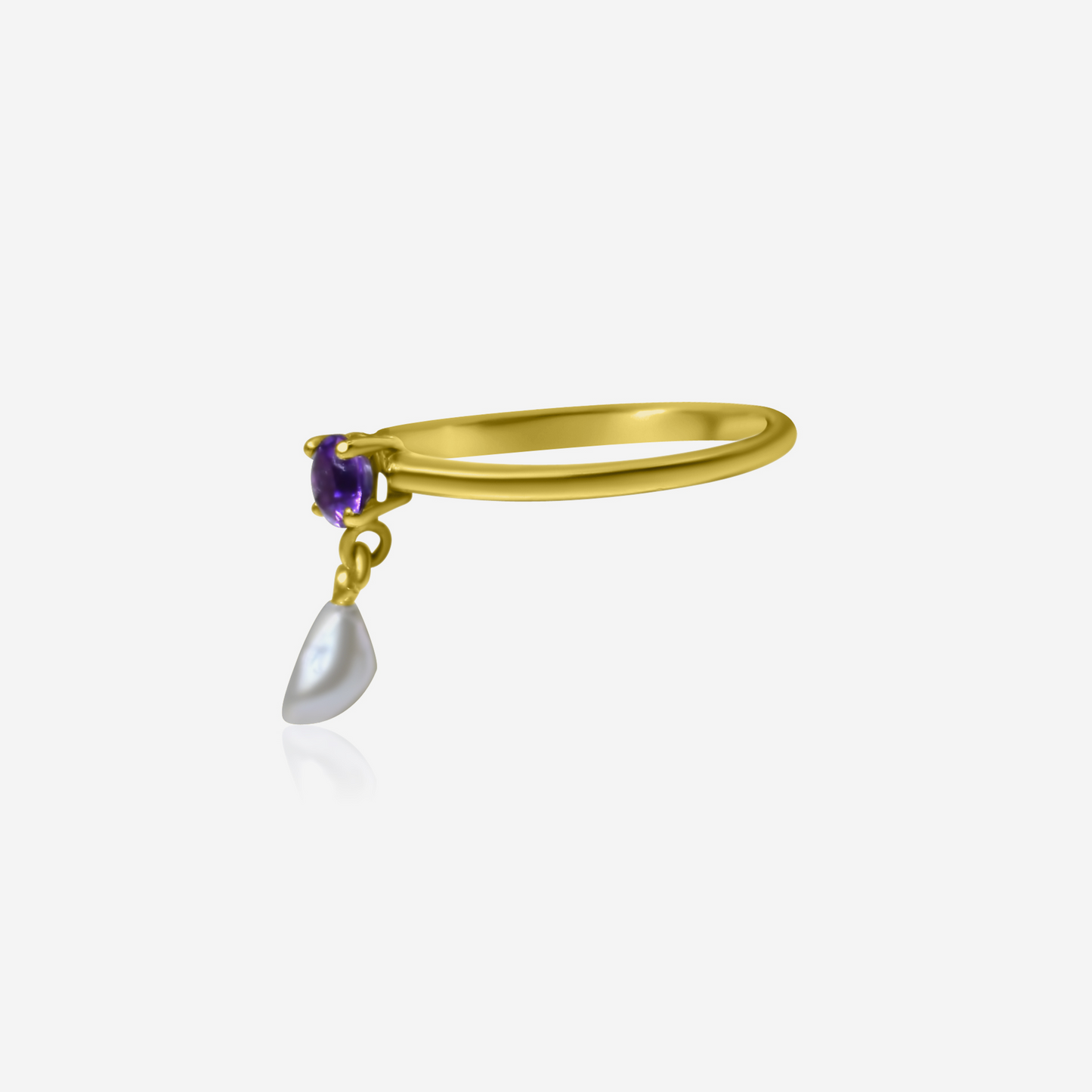 Amethyst and freshwater pearl ring in 14K yellow gold – Made by Petit Jewelry
