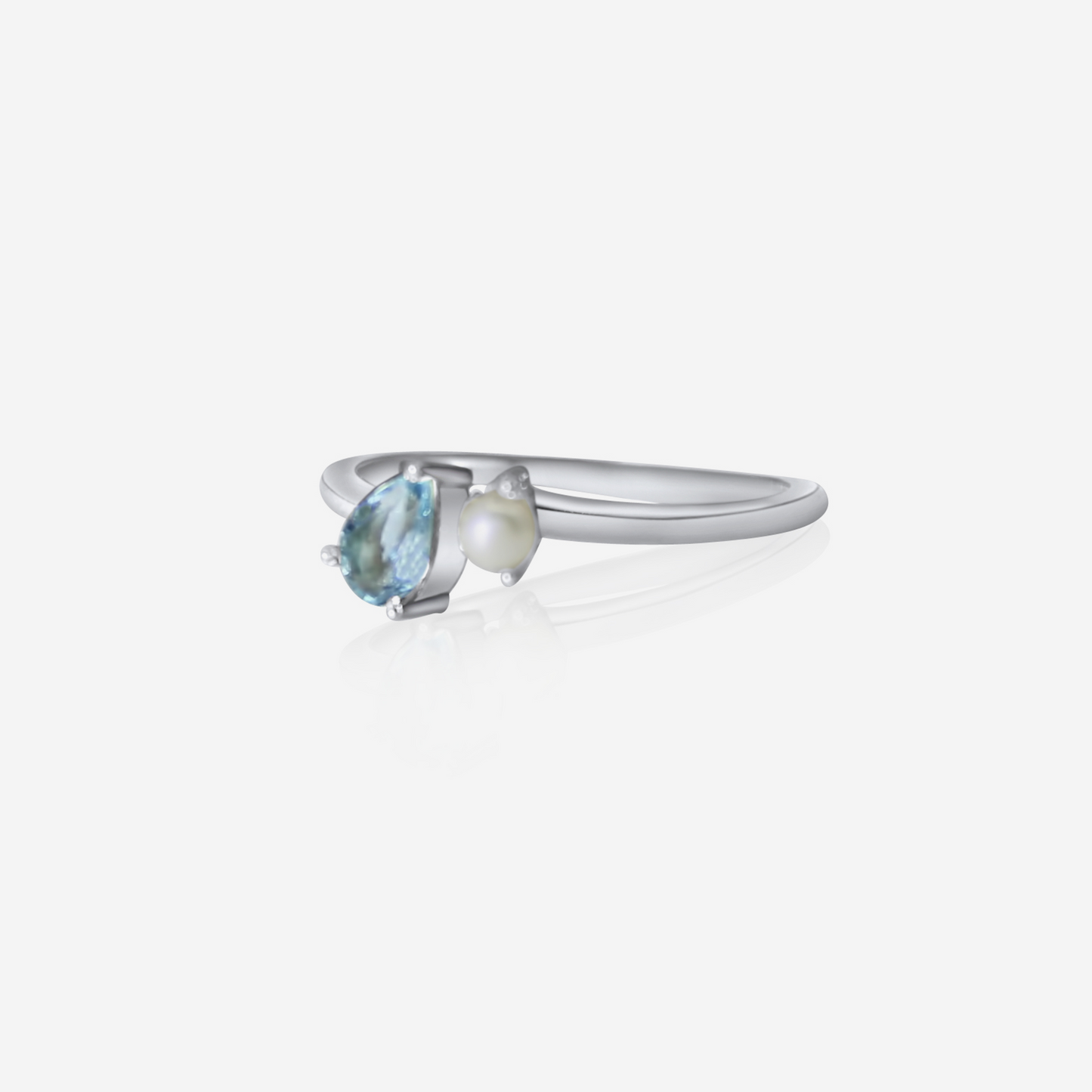 Aquamarine and Akoya pearl ring in 14K white gold – Made by Petit Jewelry