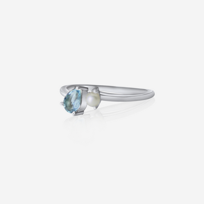 Aquamarine and Akoya pearl ring in 14K white gold – Made by Petit Jewelry