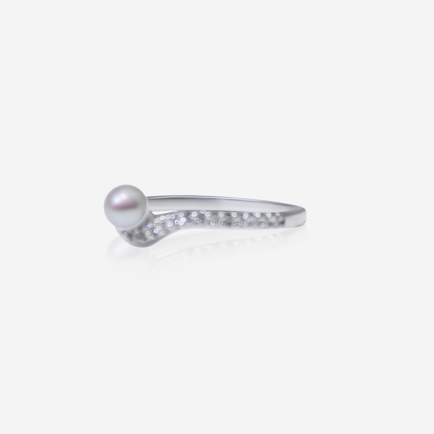 Eternal Love lab diamond engagement ring in platinum with Akoya pearl – Made by Petit Jewelry