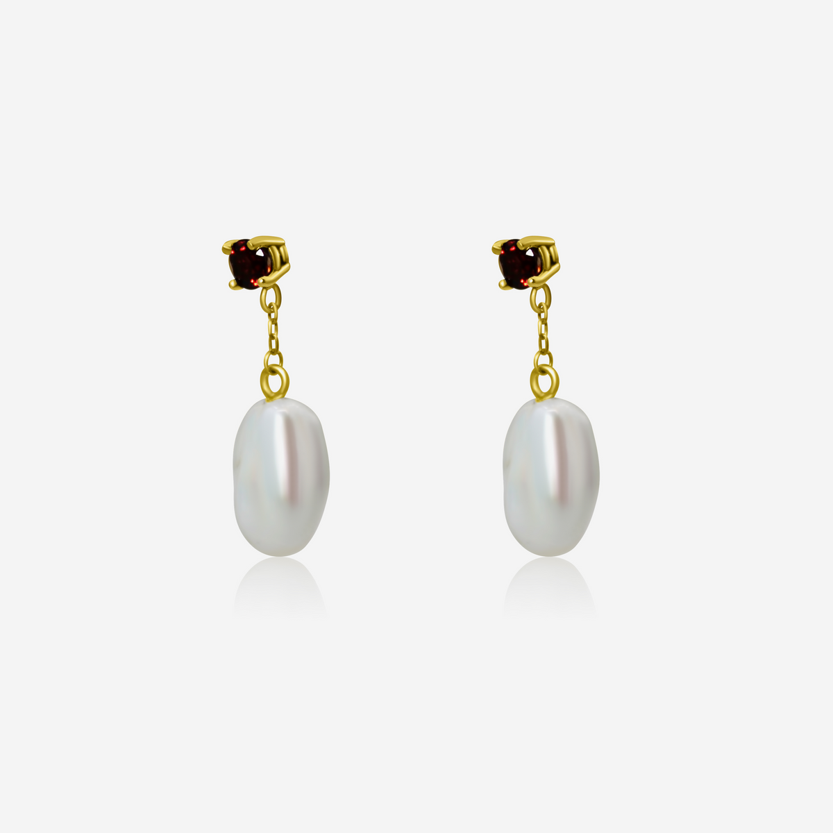 Garnet and freshwater pearl drop earrings in 14K yellow gold – Made by Petit Jewelry