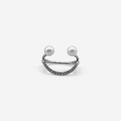 Smile gold ring with Akoya pearl and diamonds in 14K white gold – Made by Petit Jewelry