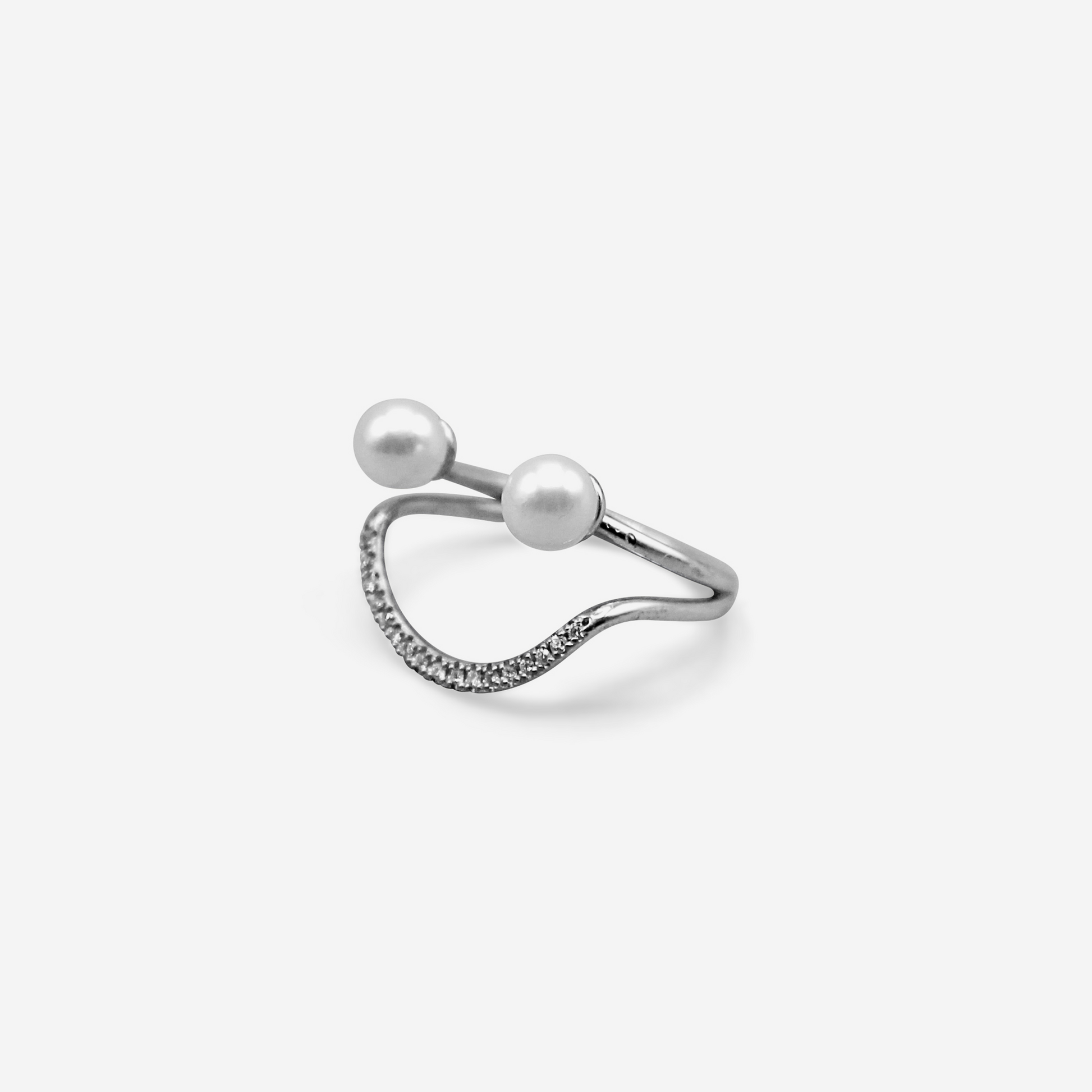 Smile gold ring with Akoya pearl and diamonds in 14K white gold – Made by Petit Jewelry