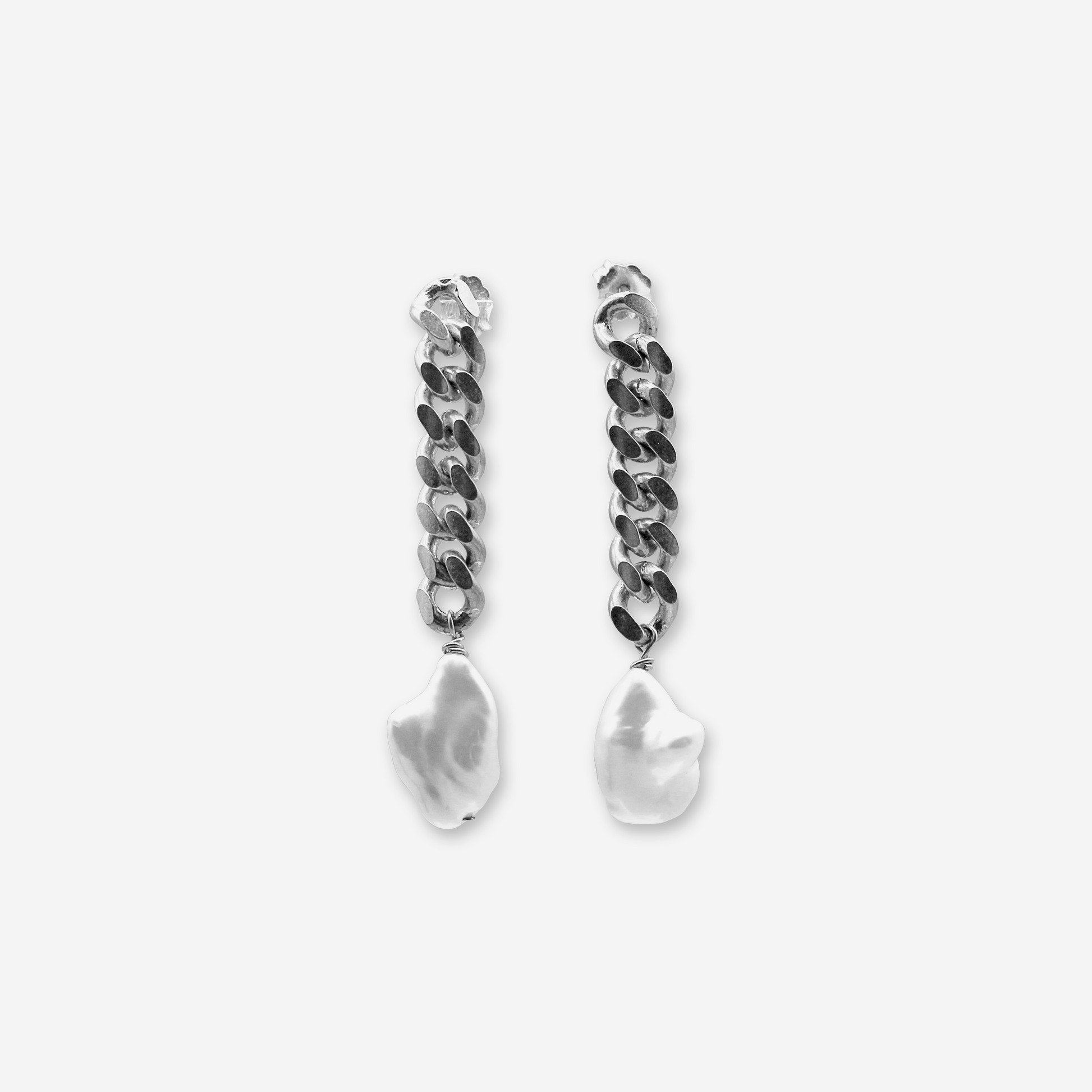 Sterling silver chain drop earrings with freshwater pearl – Made by Petit Jewelry
